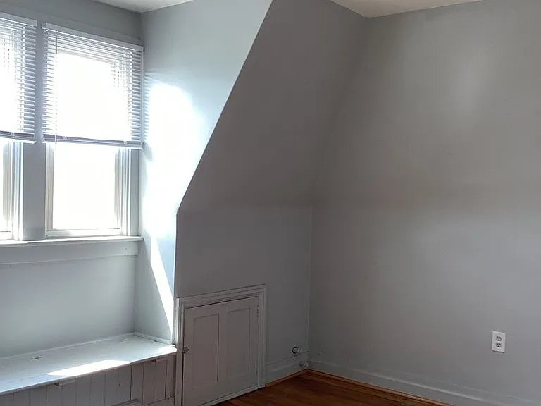 39-43 E Main St — Photo 14