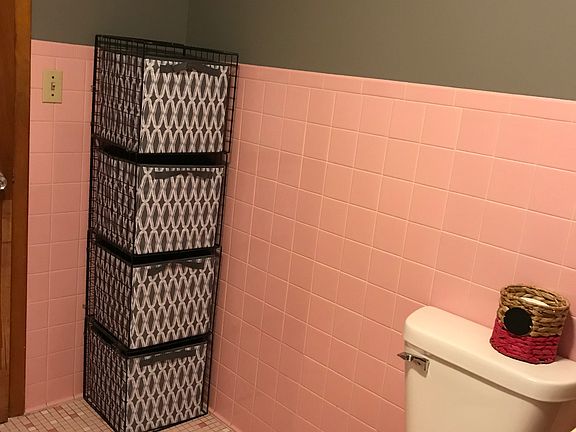 Large bathroom with room for