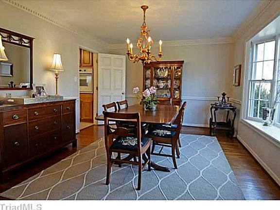 4th image of 4 Parkmont Ct