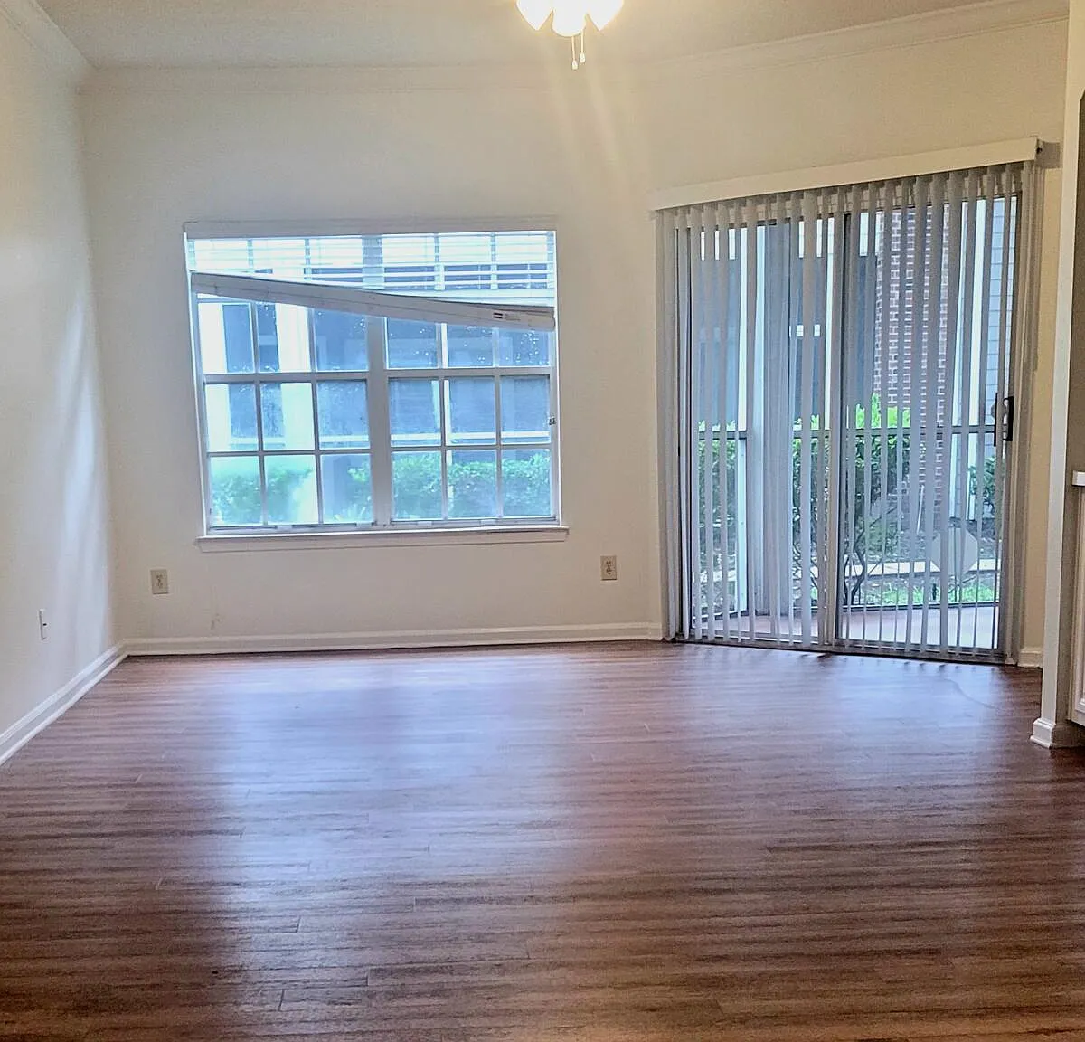 3 bed, 2.0 bath, 1340 sqft, $1,885 — Photo 2