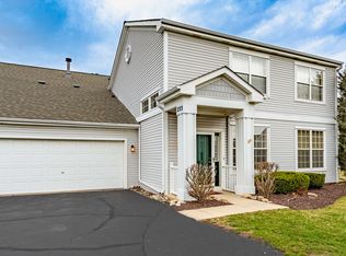 233 Grays Dr #233, Oswego, IL 60543