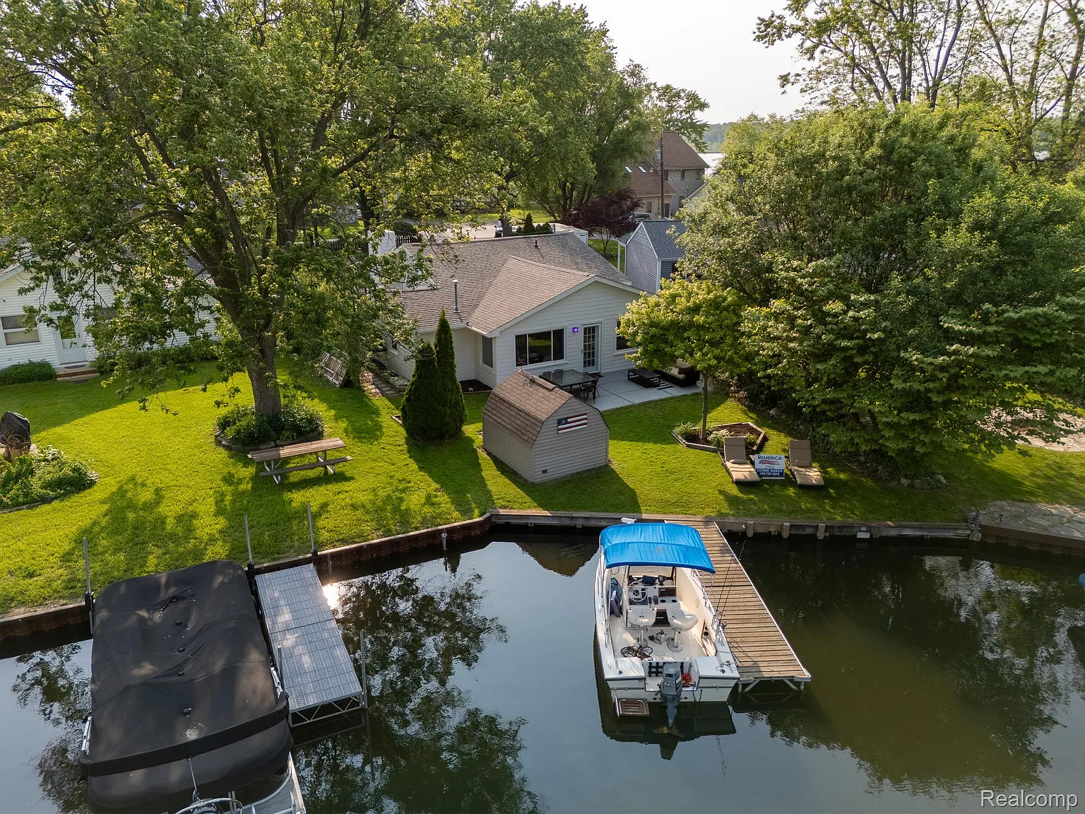 11627 Algonquin Dr photo 1
