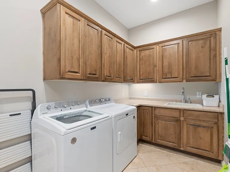 1684 E Elysian Pass — Photo 25