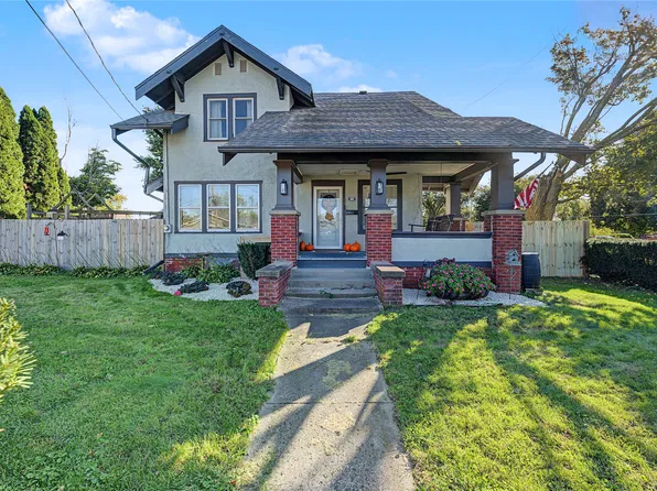 1021 1st Ave W, Newton, IA 50208