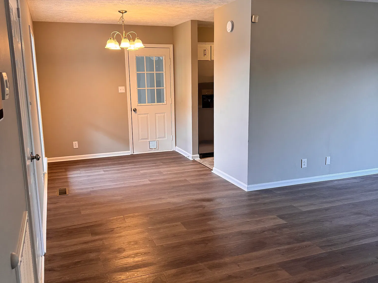 110 Karen Ct — Photo 4