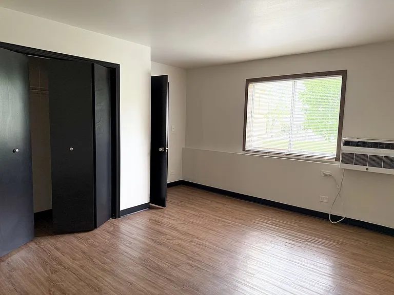 Tan Oak Apartments — Photo 6