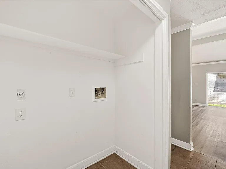 12403 Meadow Ridge Dr — Photo 33