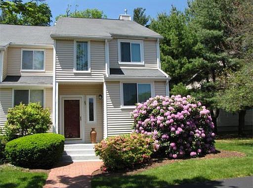 1st image of 27 Gaslight Ln