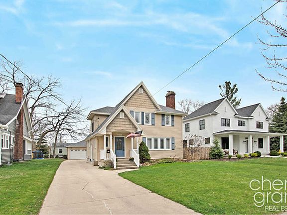 2nd image of 2304 Argentina Dr SE