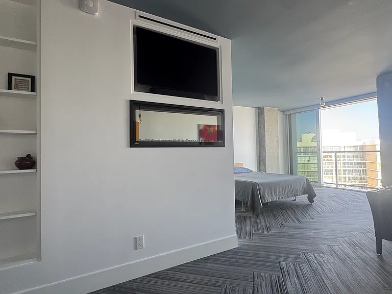 1730 Avenida Del Mundo #1601 — Photo 34