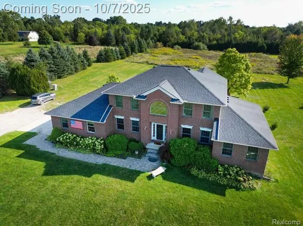 8660 Spicer Rd, Brighton, MI 48116