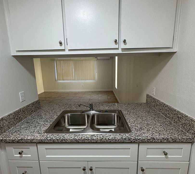 1st image of 1101 Oleander Ave APT 19