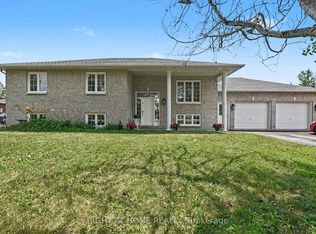 1588 Scottanne St, Ottawa, ON K4P 1R3