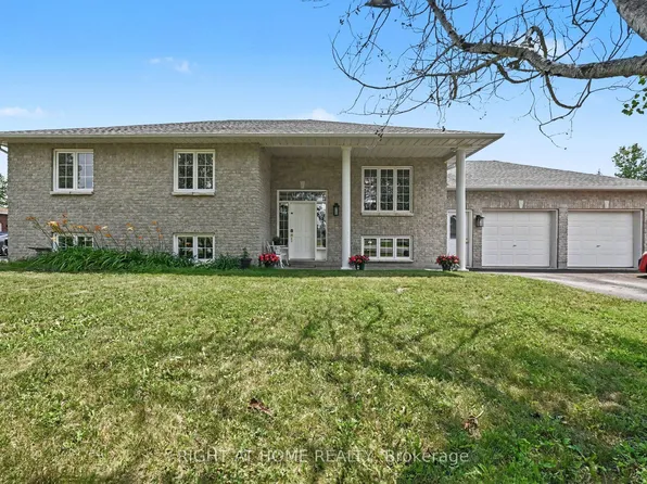 1588 Scottanne St, Ottawa, ON K4P 1R3