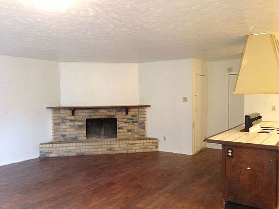 2nd image of 3216 Appomattox Dr