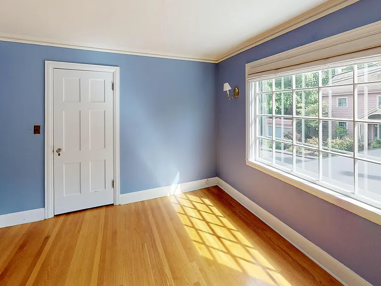 2371 SW Montgomery Dr — Photo 12