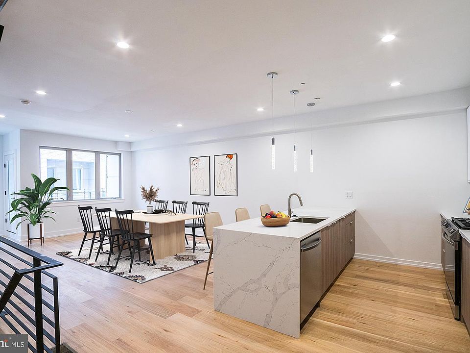 1st image of 119 Greenwich St #3