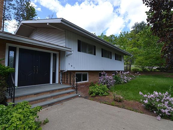 2nd image of 701 Valleyview Dr