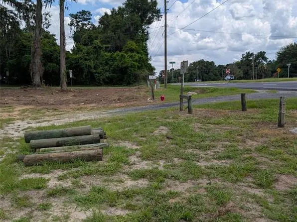 19063 N Us Highway 441, Reddick, FL 32686