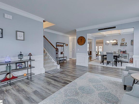 4th image of 602 Carmelo Ct