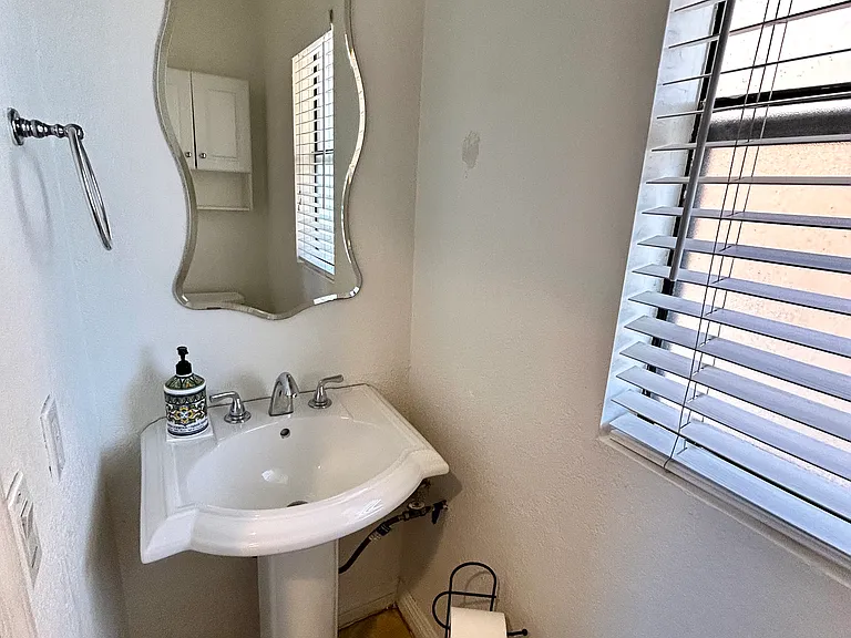 1039 Mount Olive Dr — Photo 15