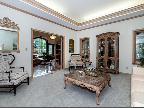4th image of 6516 Blackfriars Ln