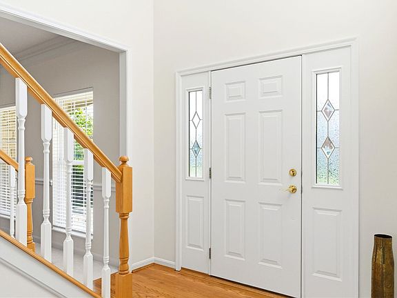 5th image of 1922 Bellbrook Woods Ct
