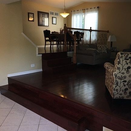 2nd image of 1812 W Catalpa Ln