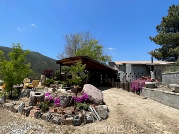 39314 Calle Desconocido, Saugus, CA 91390