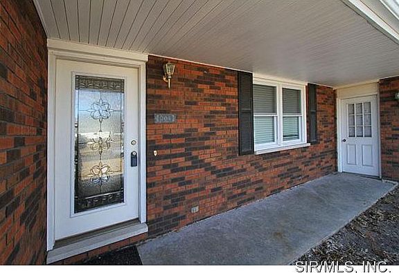3rd image of 204 Woodland Dr