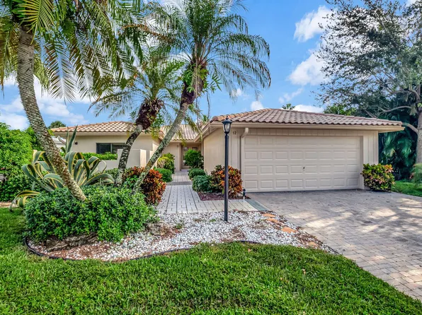 12 Woods Lane, Boynton Beach, FL 33436