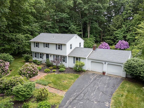 2nd image of 10 King Richard Drive