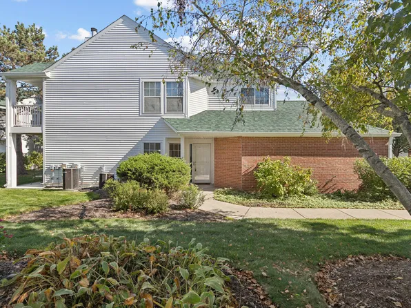 110 Hemstead St, Lake Bluff, IL 60044