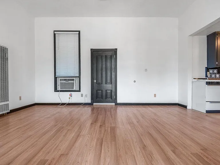 502 N Harris St — Photo 8