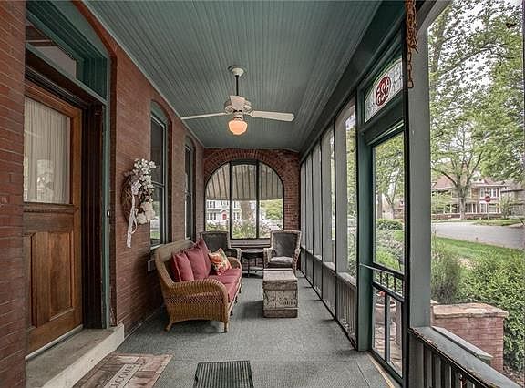 3rd image of 625 Olive St