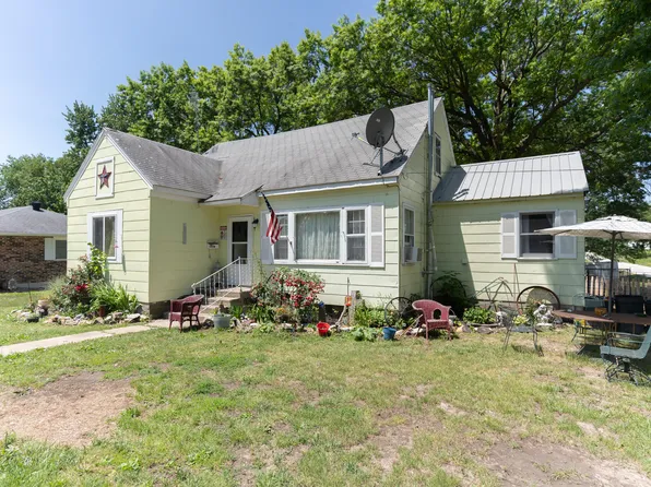 101 S John F Kennedy Ave, Keytesville, MO 65261