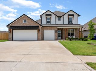 711 E Edgewater Pl, Broken Arrow, OK 74012
