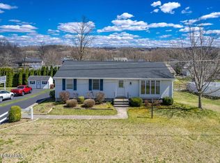 26 Russell Dr, Stillwater, NY 12170