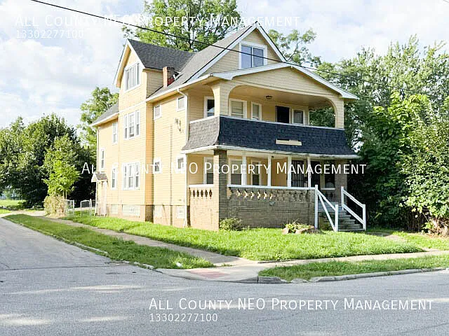 11724 Imperial Ave #LOWER