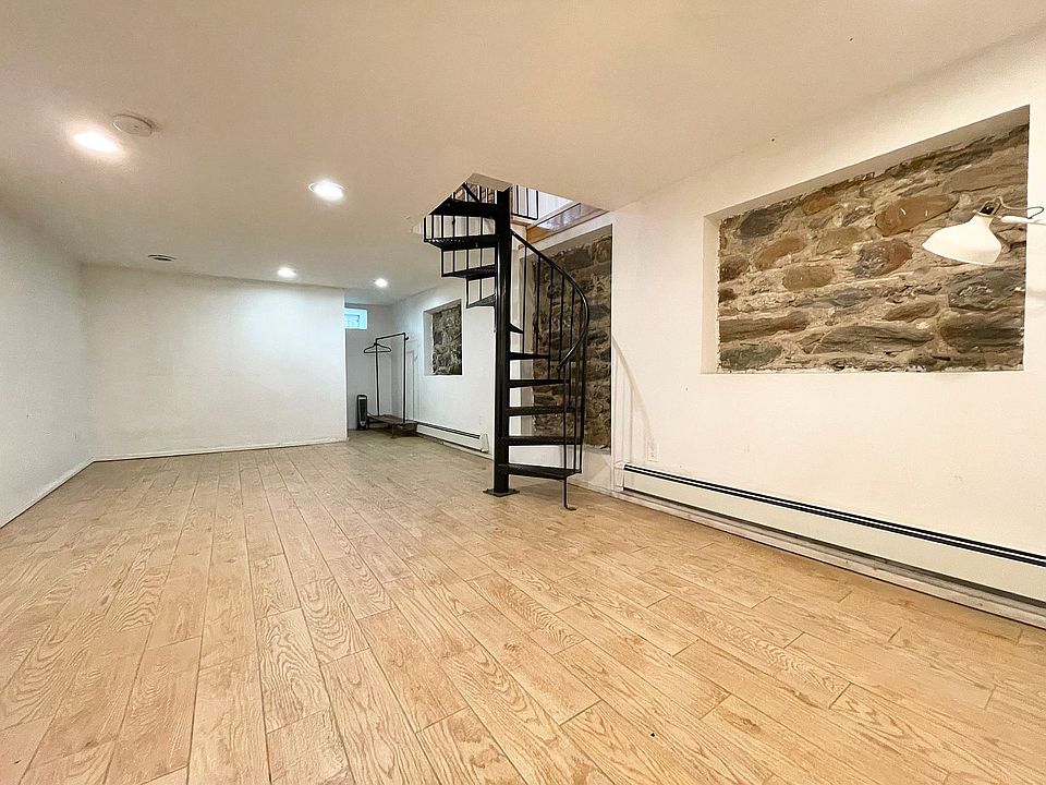 119 Weirfield Street Loft Roommate 564 Central Ave Brooklyn NY