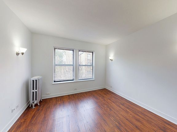 3rd image of 4734 S Woodlawn Ave #3A