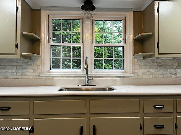 3rd image of 27 Spring Street