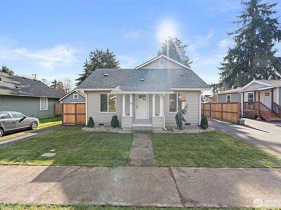 2nd image of 1110 W Walnut