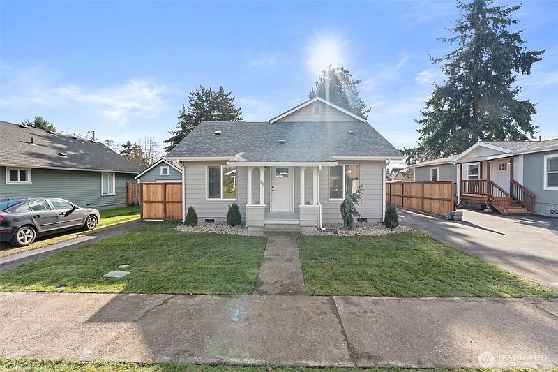 3rd image of 1110 W Walnut
