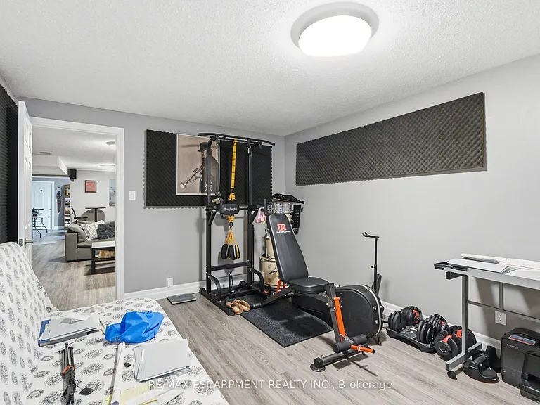 303 Caledon Ave #LOWER — Photo 24