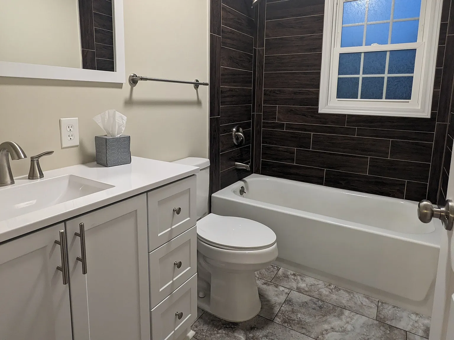 3 bed, 1015 sqft, $1,850 — Photo 3