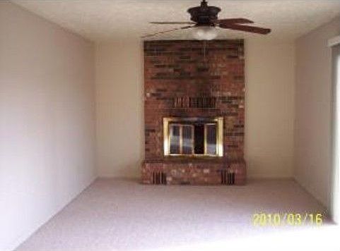 3rd image of 328 Rodrick Dr