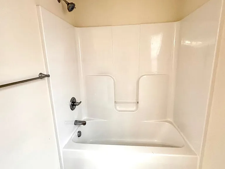 1027 Shenandoah St #102 — Photo 11