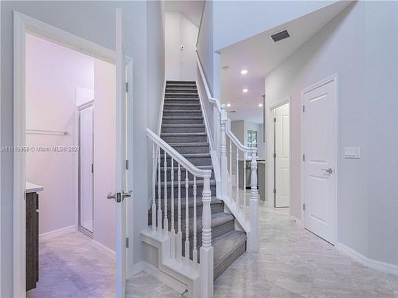 4th image of 3783 Greenway Dr #All