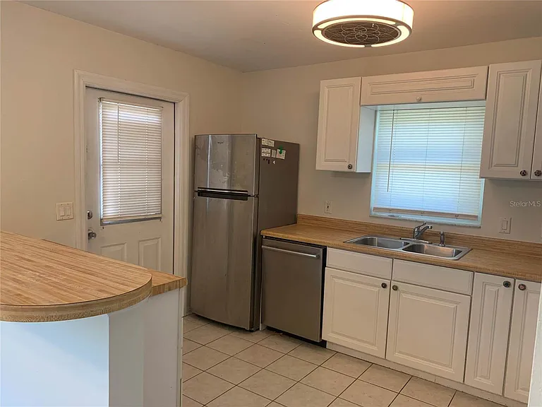1875 Vamo Dr — Photo 11
